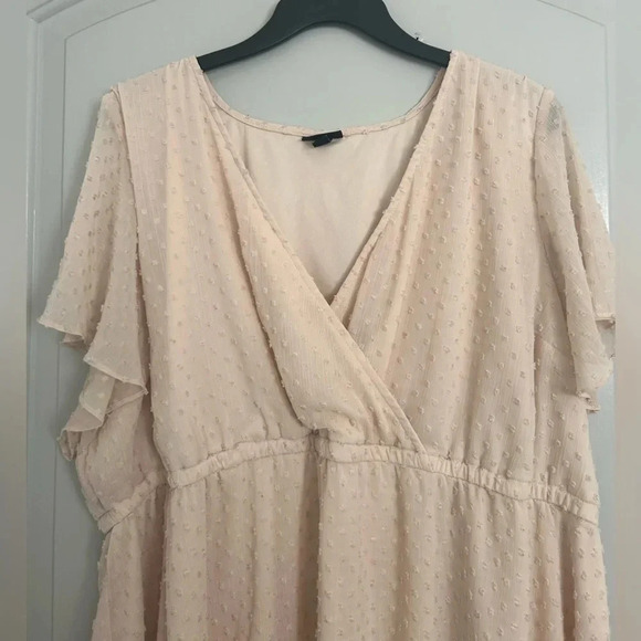 Torrid Pink Lily Ivory Swiss Dot Surplice Babydoll V Neck size 3 feminine boho - Picture 7 of 15